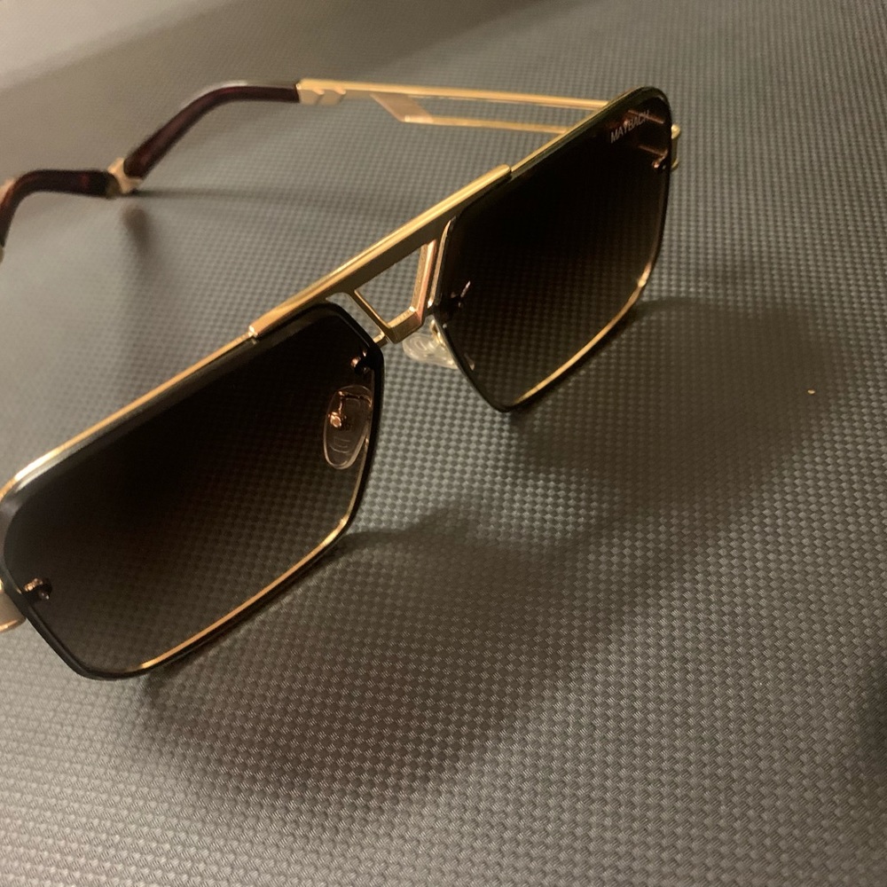 Maybach - Picture 2 of 7